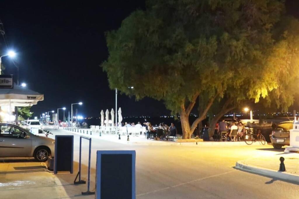 Πολυτελές Διαμέρισμα 2 Χαλκίδα-Παραλία Αυλίδος Paralia Avlidhos Bagian luar foto